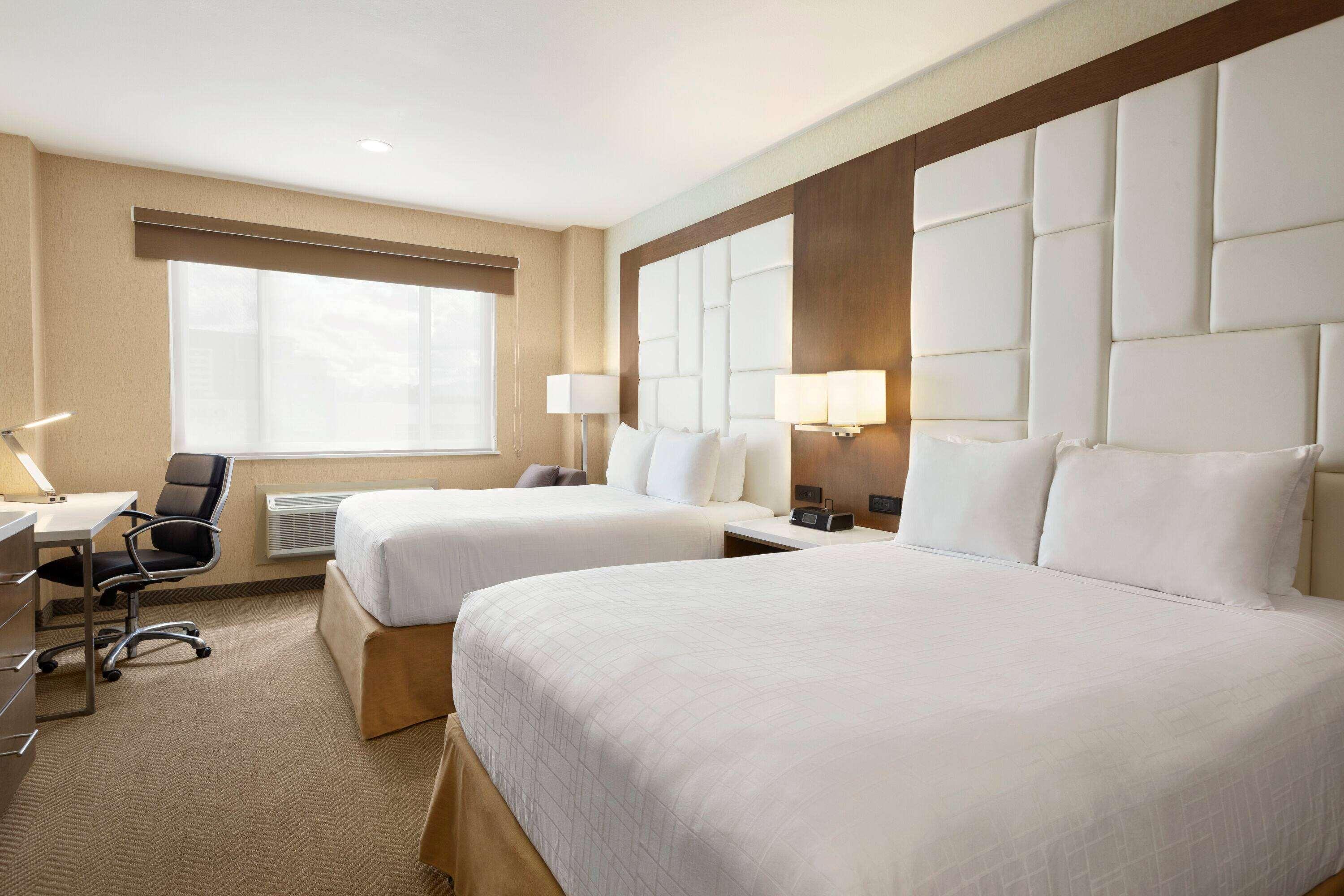Wyndham Anaheim Hotel Bagian luar foto