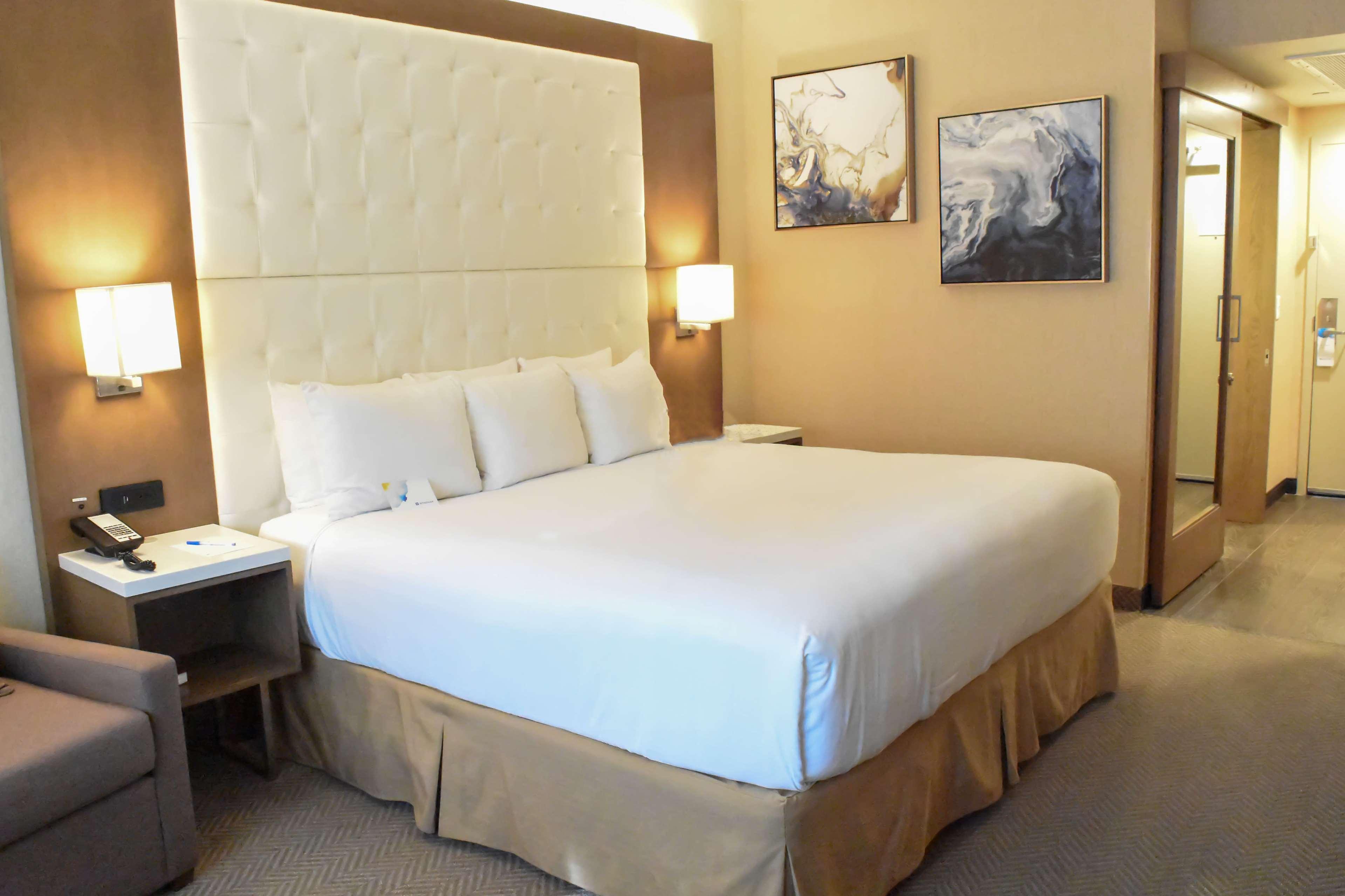 Wyndham Anaheim Hotel Bagian luar foto