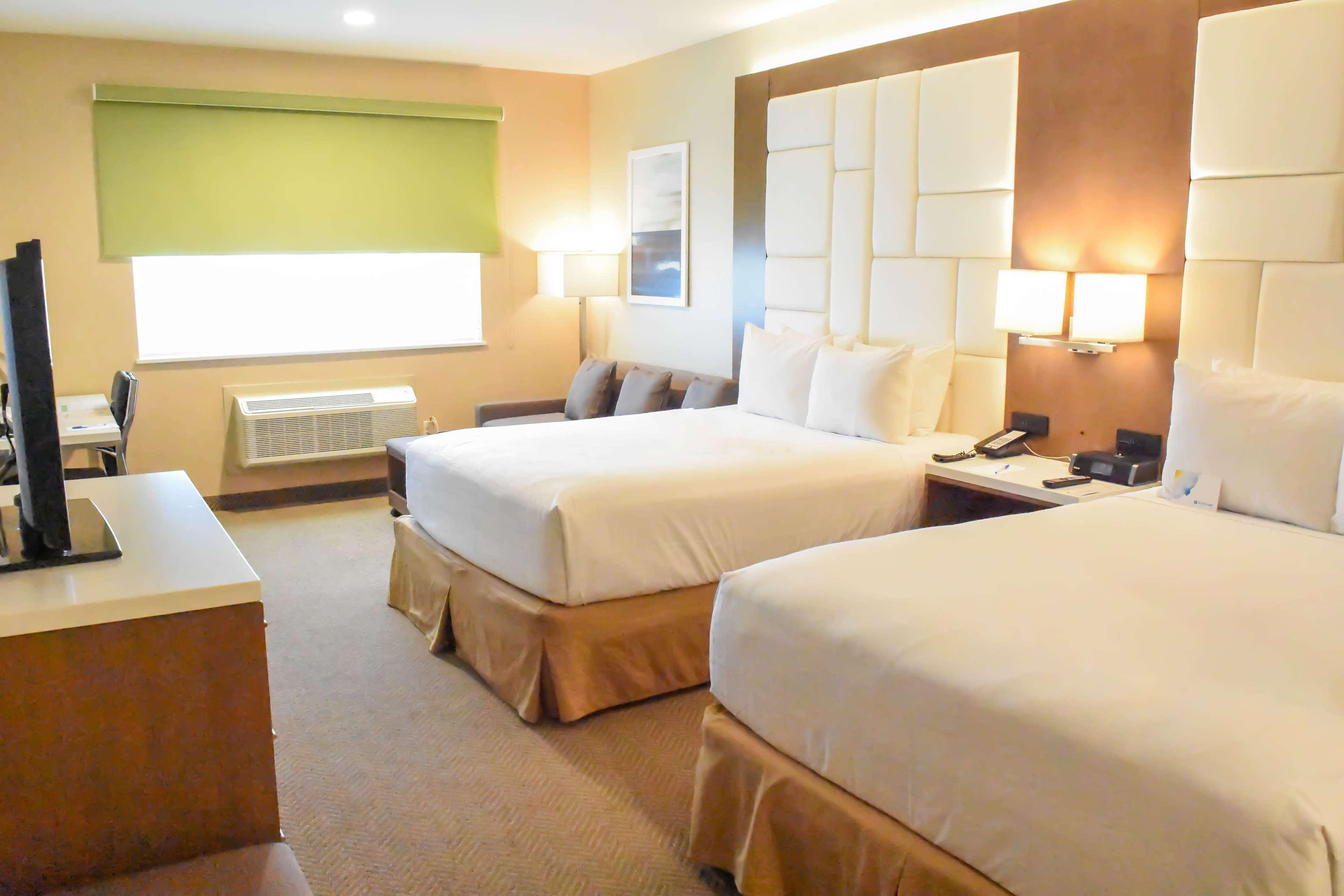 Wyndham Anaheim Hotel Bagian luar foto