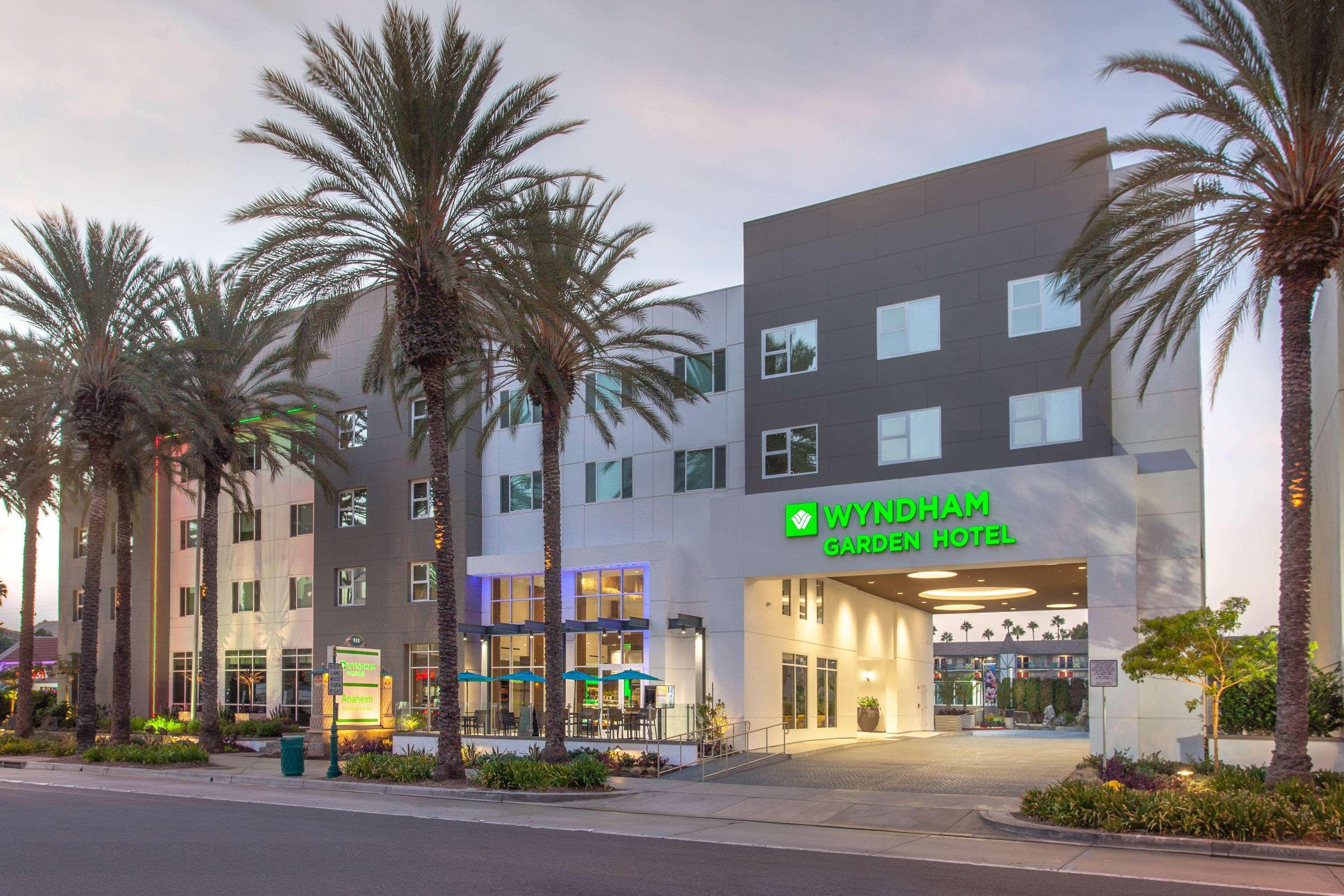 Wyndham Anaheim Hotel Bagian luar foto