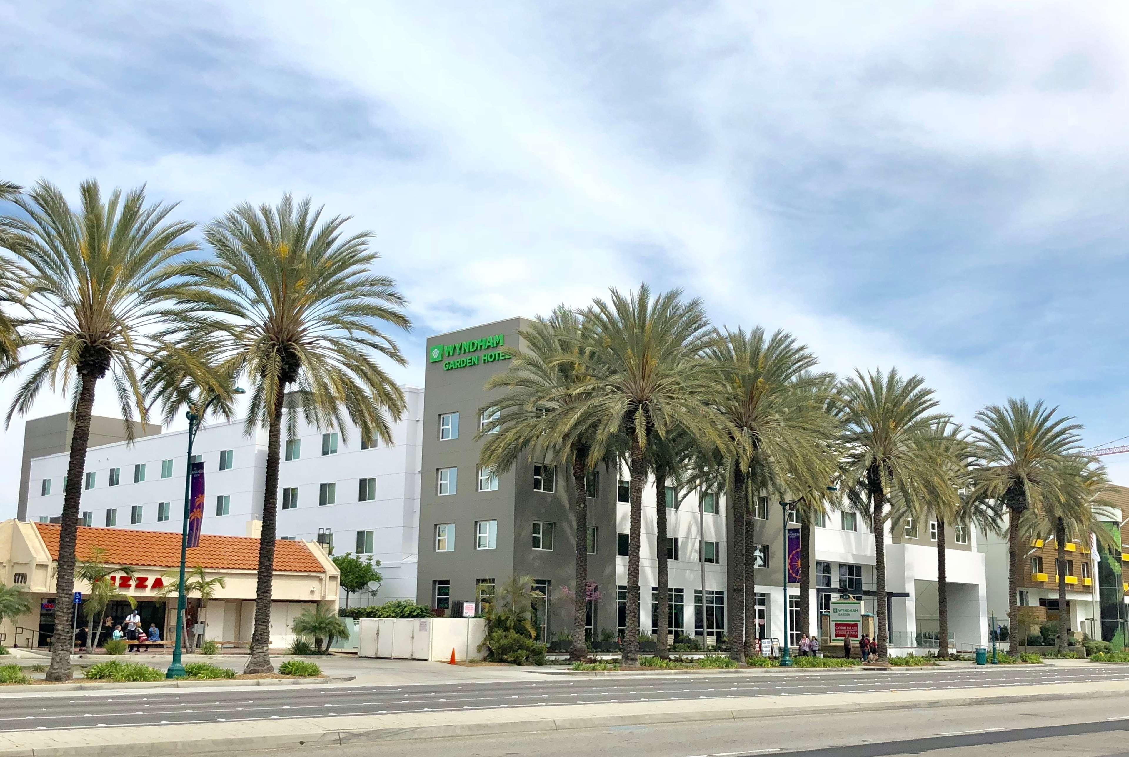 Wyndham Anaheim Hotel Bagian luar foto