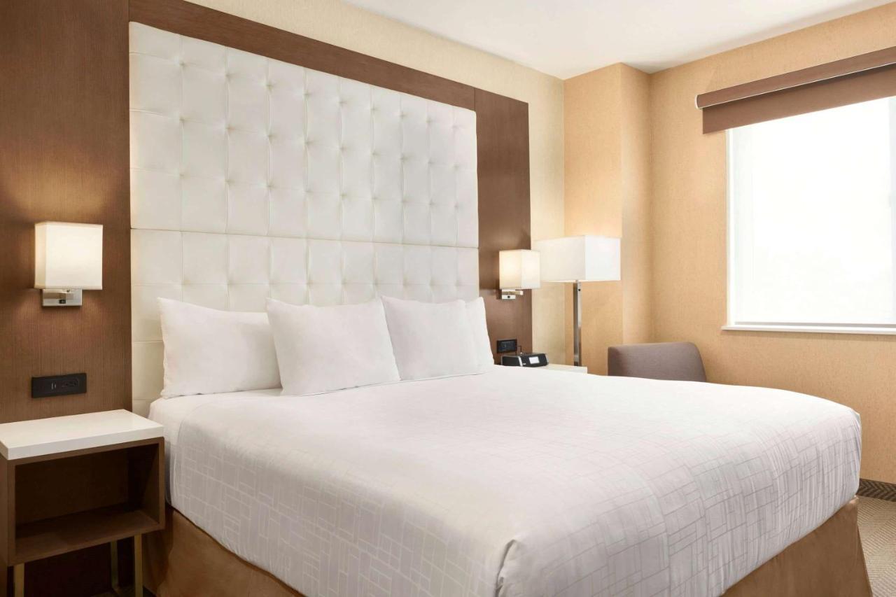 Wyndham Anaheim Hotel Bagian luar foto